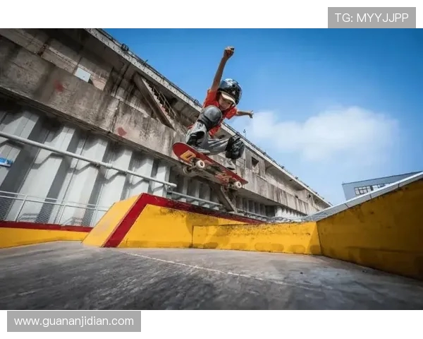 南京滑板队战术解析:聚焦滑板运动的策略与技巧探讨 南京滑板队战术解析:聚焦滑板运动的策略与技巧探讨