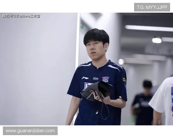 LNG战队在冠军杯积分榜中以84分稳居第一名引发关注 LNG战队在冠军杯积分榜中以84分稳居第一名引发关注